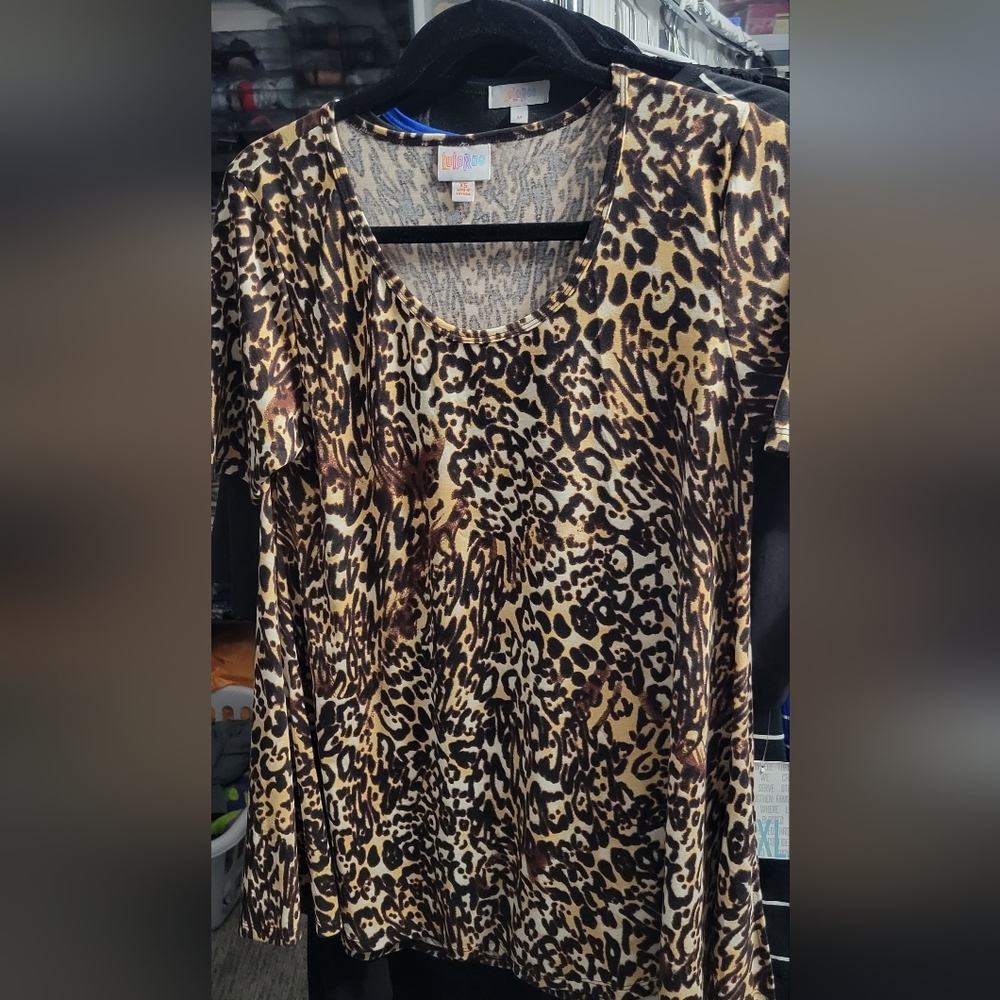 Cheetah print lularoe perfect T size XS